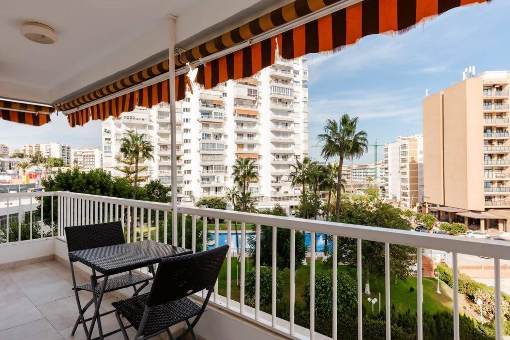 Amplio Con Vistas Al Mar Y Piscina En Benalmadena Apartment Exterior foto