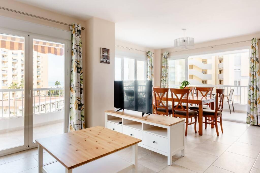 Amplio Con Vistas Al Mar Y Piscina En Benalmadena Apartment Exterior foto