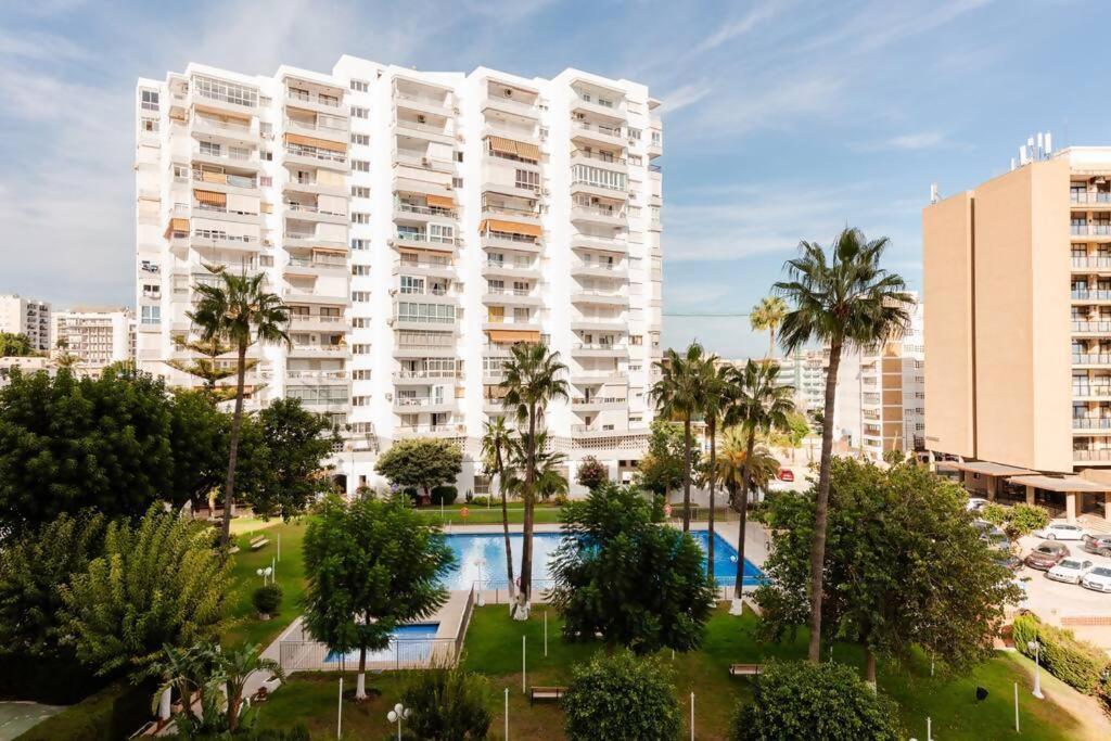 Amplio Con Vistas Al Mar Y Piscina En Benalmadena Apartment Exterior foto